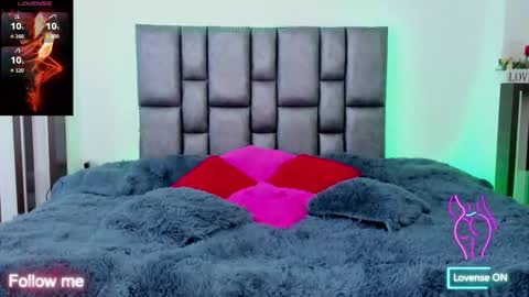 Mia Milf online show from October 5, 10:29 pm