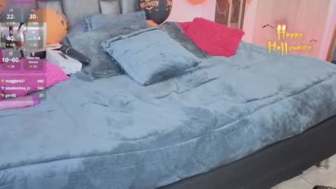 Mia Milf online show from October 31, 7:20 am