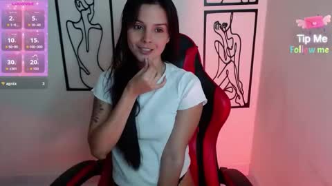 Snapshot of miarobinn_ chatting on February 19, 4:03 pm miarobinn_ online show from February 19, 4:03 pm