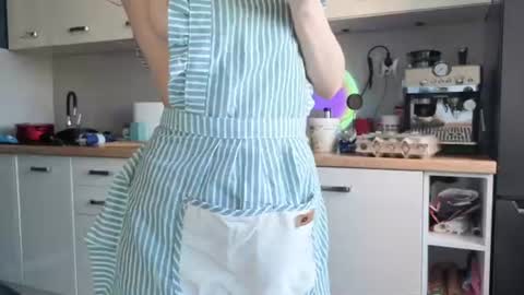 Mia online show from July 30, 5:12 pm