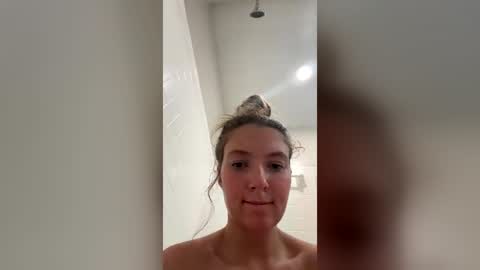 Snapshot of miasmith_001 chatting on June 16, 10:34 pm miasmith_001 online show from June 16, 10:34 pm