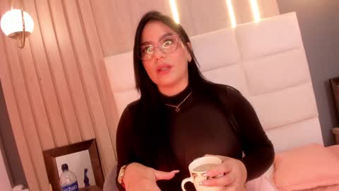 Mia online show from January 21, 8:32 pm