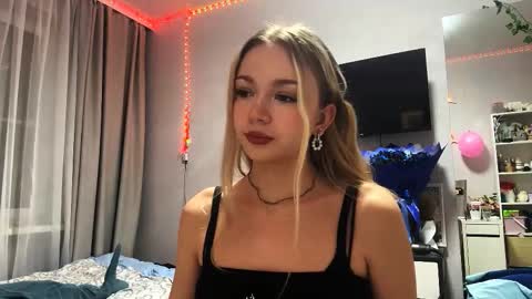 Snapshot of miasuszynski chatting on February 19, 8:05 pm Milana online show from February 19, 8:05 pm