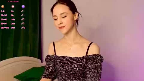 Mia online show from December 1, 6:40 am