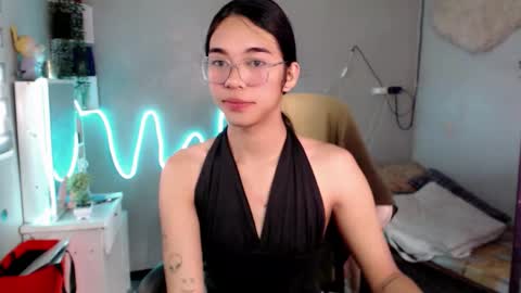 Mia online show from February 19, 3:24 am