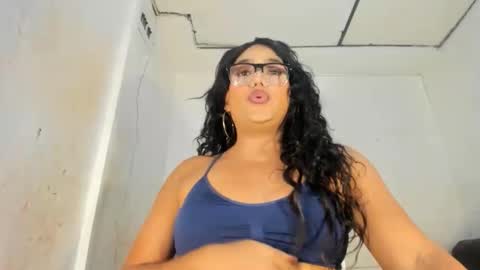 Snapshot of miavaniity54 chatting on April 22, 9:05 pm miavaniity54 online show from April 22, 9:05 pm