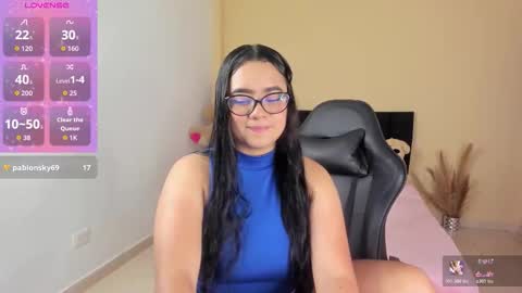 Snapshot of miavarela_ chatting on November 7, 8:20 pm Mia Varela online show from November 7, 8:20 pm