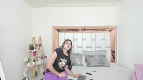 Mia Villalobos online show from September 15, 11:54 am