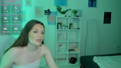 Snapshot of miavixxenn chatting on October 6, 3:26 am Mia online show from October 6, 3:26 am