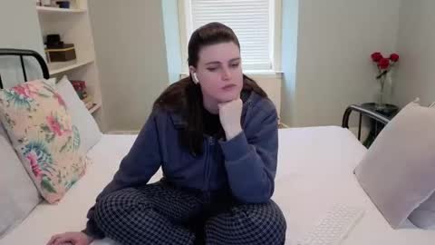 Mia  online show from February 27, 2:17 pm