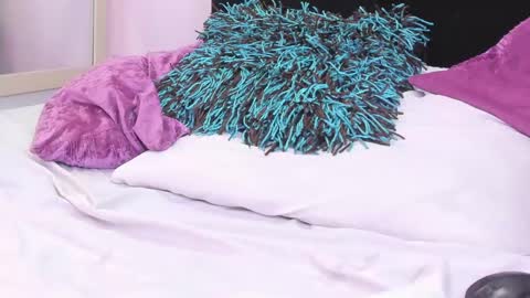 MiaWeiss online show from January 21, 9:57 pm