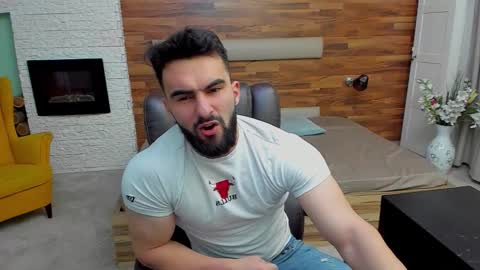 Snapshot of micahlane chatting on January 19, 4:49 am MicahLane online show from January 19, 4:49 am