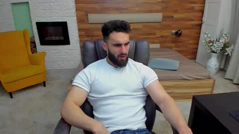 Snapshot of micahlane chatting on February 5, 6:18 am MicahLane online show from February 5, 6:18 am