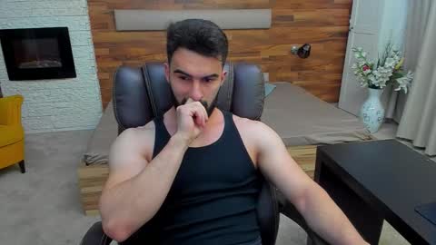 Snapshot of micahlane chatting on February 9, 5:33 am MicahLane online show from February 9, 5:33 am