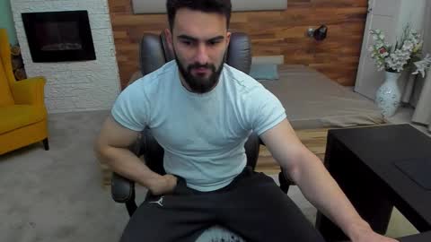 Snapshot of micahlane chatting on February 13, 5:36 am MicahLane online show from February 13, 5:36 am