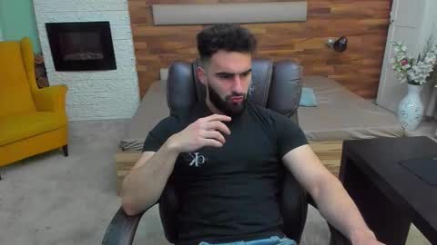 Snapshot of micahlane chatting on February 14, 5:37 am MicahLane online show from February 14, 5:37 am