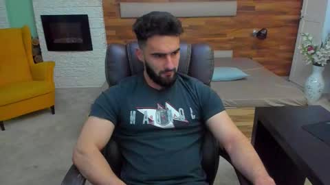 Snapshot of micahlane chatting on February 16, 5:47 am MicahLane online show from February 16, 5:47 am