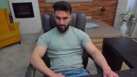 Snapshot of micahlane chatting on February 28, 6:14 am MicahLane online show from February 28, 6:14 am