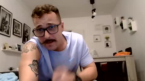 Snapshot of mich6921 chatting on May 24, 9:53 pm MILO MIAMI online show from May 24, 9:53 pm