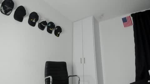 Michael Boy online show from February 28, 6:10 am