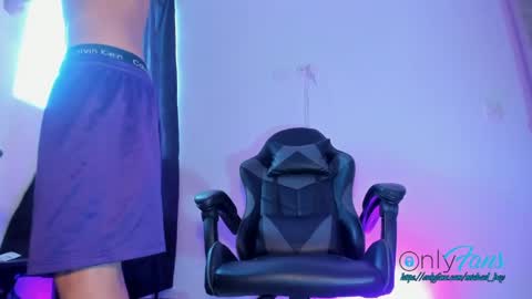 Snapshot of michael_boy88_ chatting on May 29, 1:53 pm Michael Boy online show from May 29, 1:53 pm