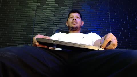 Michael Daviss online show from March 8, 4:17 pm