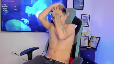 michael_lopez_1 online show from September 14, 7:35 pm