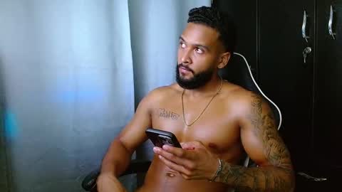 Snapshot of michael_maximo chatting on February 11, 6:07 am maximo online show from February 11, 6:07 am