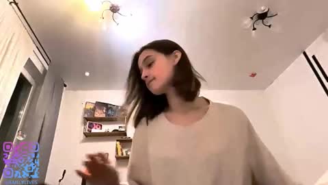 Emily online show from November 8, 2:28 pm