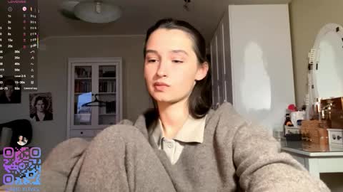 Emily online show from February 5, 2:33 pm