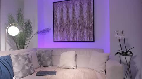 Michael Salens independent model online show from March 1, 10:24 am