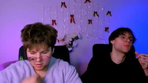 Snapshot of michael_strong_ chatting on February 4, 9:37 am Your Michael online show from February 4, 9:37 am