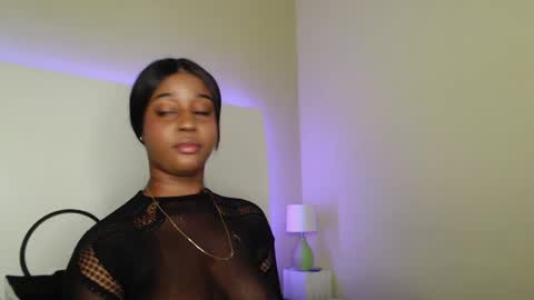 Snapshot of michaelacox chatting on September 15, 12:27 pm Michel online show from September 15, 12:27 pm