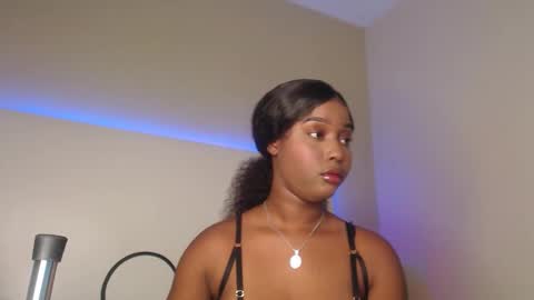 Snapshot of michaelacox chatting on February 28, 12:50 pm Michel online show from February 28, 12:50 pm