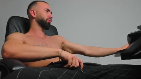 MichaelEvansx online show from December 21, 12:09 am