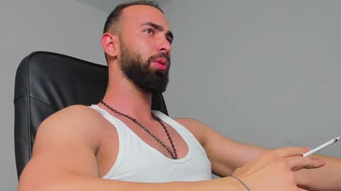 MichaelEvansx online show from December 28, 9:19 pm