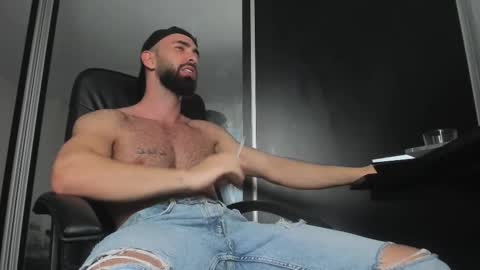 MichaelEvansx online show from October 29, 9:27 pm