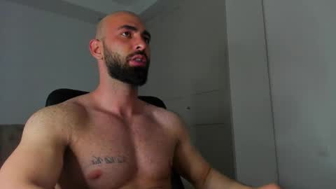 Snapshot of michaelevansx chatting on April 30, 10:36 pm MichaelEvansx online show from April 30, 10:36 pm