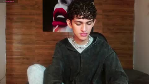 Snapshot of michaelkoiv chatting on June 19, 12:31 pm michaelkoiv online show from June 19, 12:31 pm