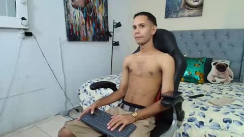 Snapshot of michaell_bellk_ chatting on October 21, 7:03 pm michaell_bellk_ online show from October 21, 7:03 pm