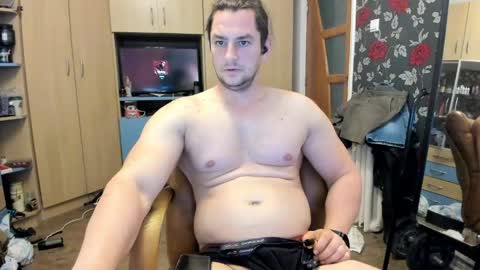 michaelragnar90 online show from May 30, 8:22 am