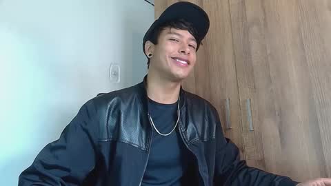Snapshot of michaelstones chatting on February 27, 2:54 pm michaelstones online show from February 27, 2:54 pm