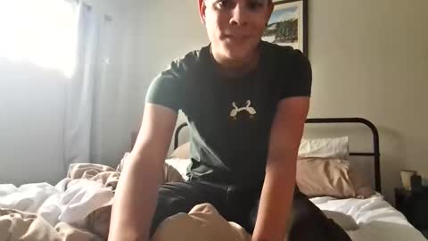 Snapshot of michaeltwinkboy chatting on May 13, 6:27 pm michaeltwinkboy online show from May 13, 6:27 pm