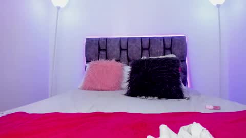 Michelle online show from December 15, 4:26 pm