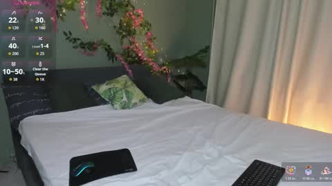 michele_mack online show from December 5, 3:04 am