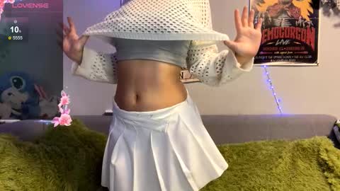 Suki online show from December 23, 8:01 am