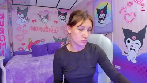 Snapshot of michell__petit_ chatting on September 25, 11:36 am michell__petit_ online show from September 25, 11:36 am
