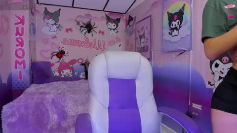 Snapshot of michell__petit_ chatting on October 15, 11:54 am michell__petit_ online show from October 15, 11:54 am