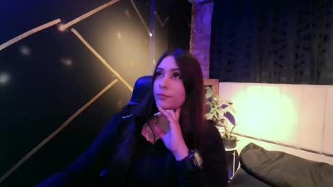 Snapshot of michell_h chatting on May 9, 3:56 am Nani online show from May 9, 3:56 am