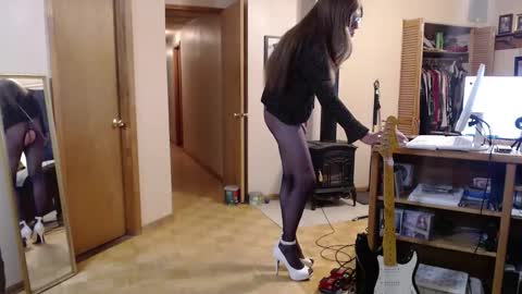 Snapshot of michelle209 chatting on May 26, 10:22 am Michelle online show from May 26, 10:22 am